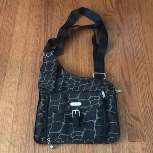 Cross body Baggallini purse
